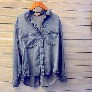 Anthropologie Cloth and Stone unique chambray hidden button high low style